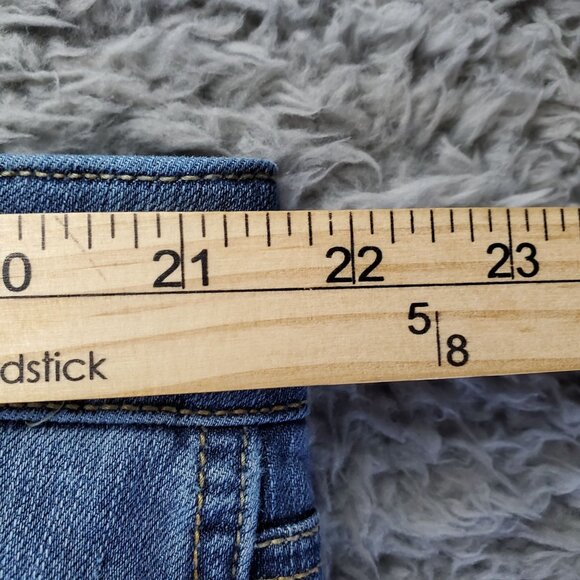 Torrid Jeans Womens Size 24 Blue Boyfriend Cropped Premium Denim - Picture 6 of 13